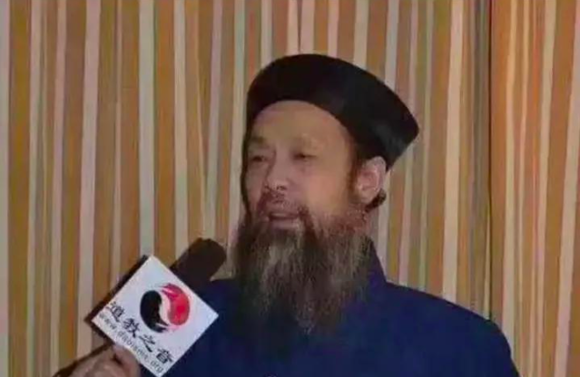 B站上的道士一个月能赚多少钱？