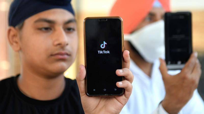 美国盯上TikTok，“脱钩”组合拳令谁最受伤？