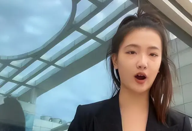 被董明珠怒斥后，孟羽童发声：内心圆满，人间便无憾，所有烦恼都与外界无关