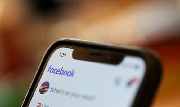 “算法”选新闻不好用了？Facebook拟用人工编辑帮助推荐