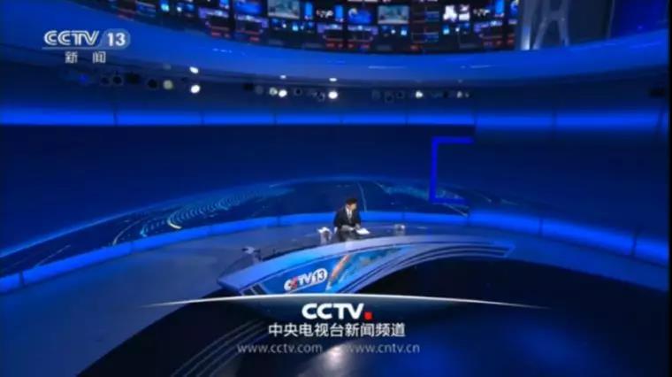 央视《午夜新闻》n07演播室直播,更具空间感,立体感!
