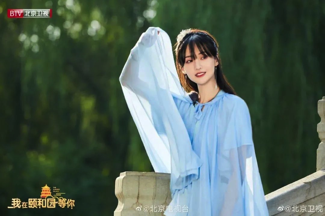 D8C65F17-686C-4C2D-8868-1CB8ABD5DC9E