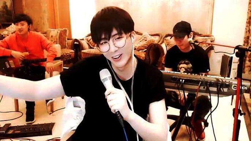 65608B90-888D-4C9A-8DF8-3184C09A1B57