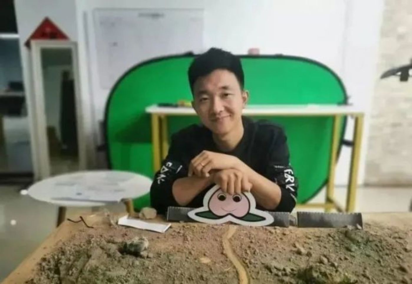 《朱一旦》导演张策离职，老一代MCN机构模式不可持续？