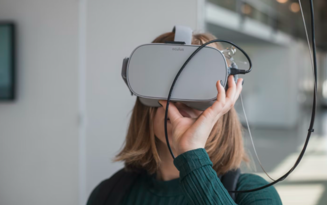 罗永浩搅热XR，大厂急了？