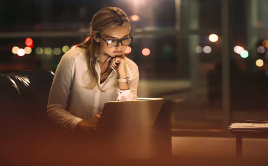 月入10万，那些后浪创造的冷门新职业有多赚？