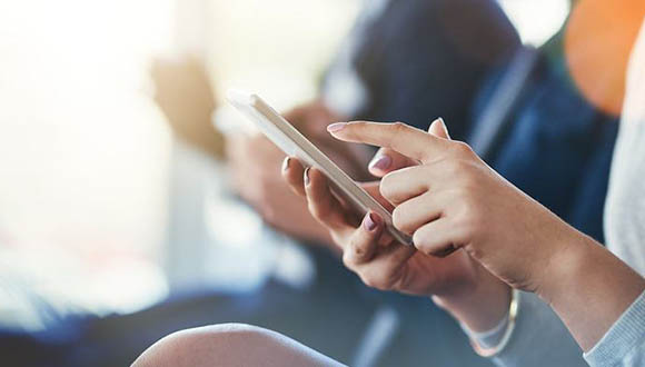 中国网民画像：超7成月收入不足5000，近9成没有上过大学