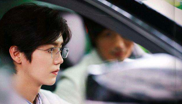 多变的悬疑表达，《在劫难逃》扶起迷雾剧场了吗？