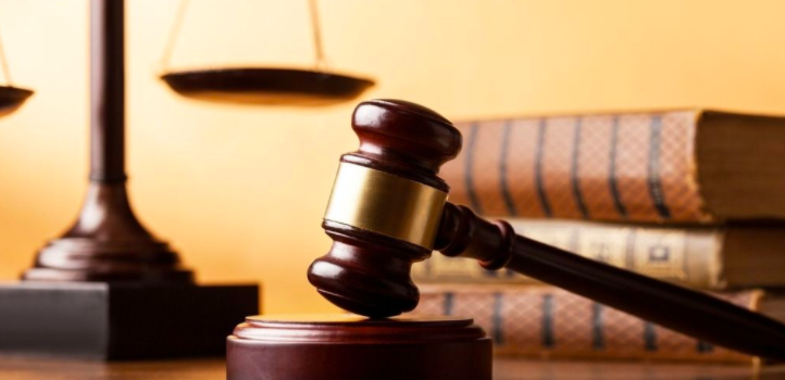 电视台超期播放电视剧的，违约还是侵权？