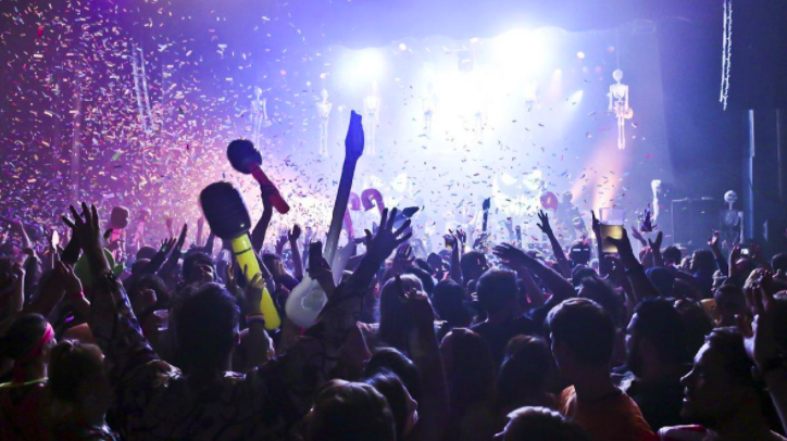 五一音乐节涨价背后:百万级压轴、海外乐队空缺、五条人跑断腿