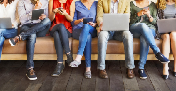 谁在拍“虚假广告”?