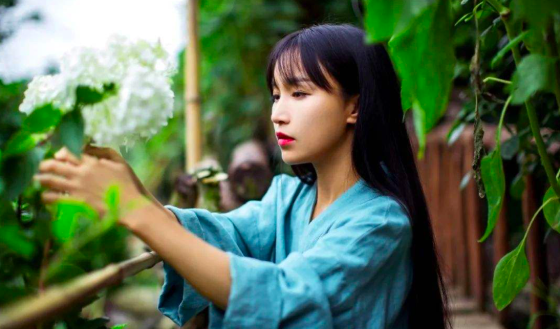 全网1亿人在等李子柒，但背后的代工厂等不了