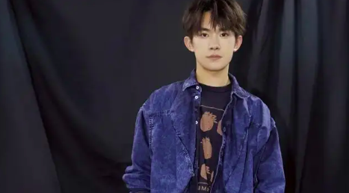 一场名为“易烊千玺”的写作大赛