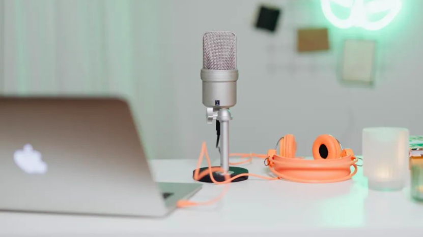 抢跑俞敏洪，教培人“玩命”直播