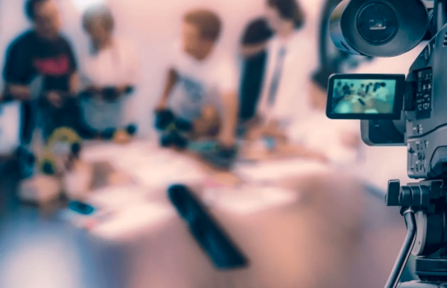 知识直播偷袭了电商直播？