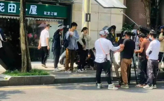 黄渤、梅婷在深圳一小区拍戏被投诉？剧组致歉！