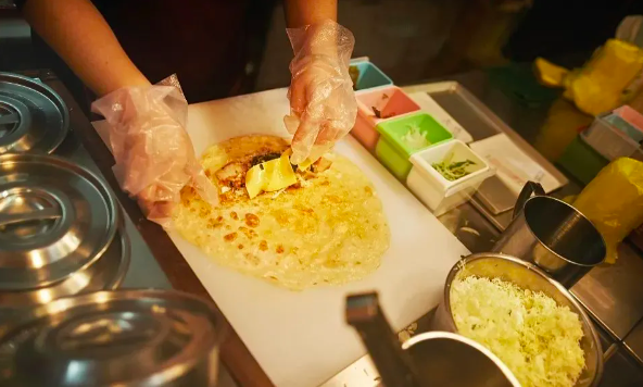 辞掉互联网大厂年薪60多万的工作，我去摆摊卖凉皮