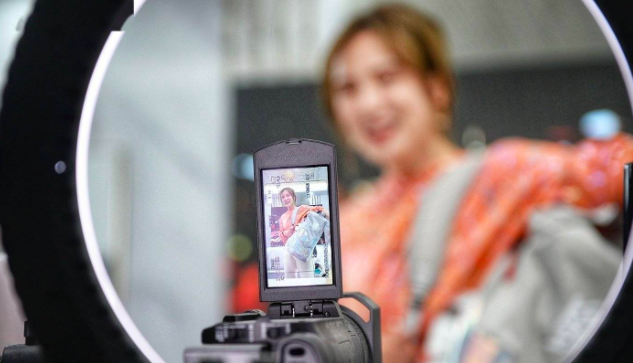 抖音发力“兴趣电商”，明星带货何去何从