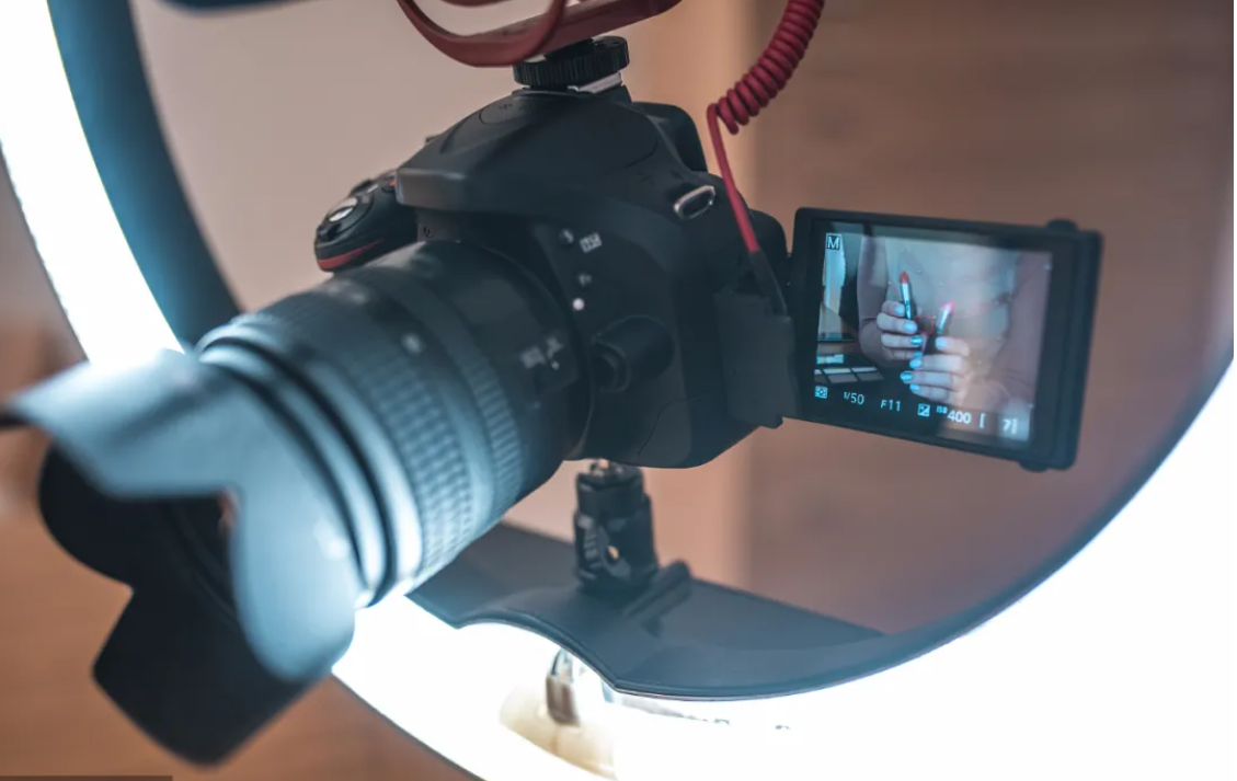 直播内卷下，主播被逼上梁山