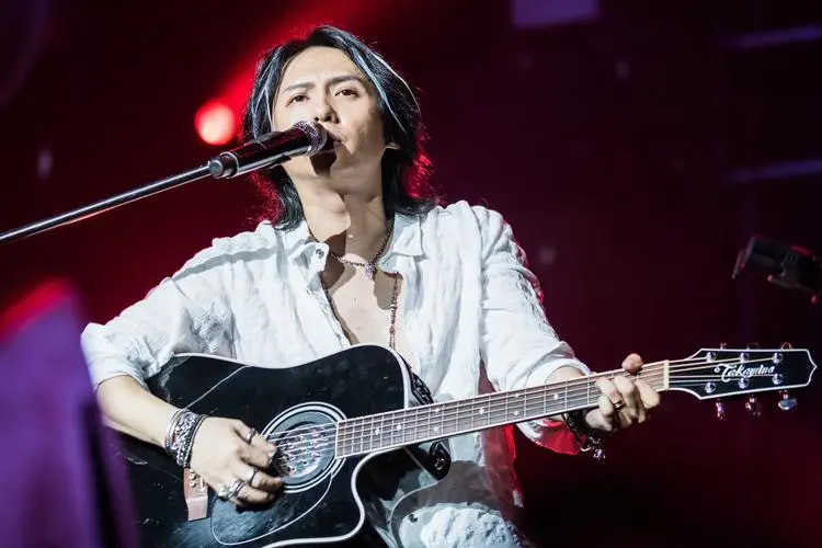 张淇离队 黑豹乐队公开招募新主唱