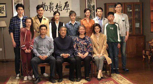 由马元,童蕾,萨日娜,李建义等戏骨演员联袂主演的《那座城这家人》