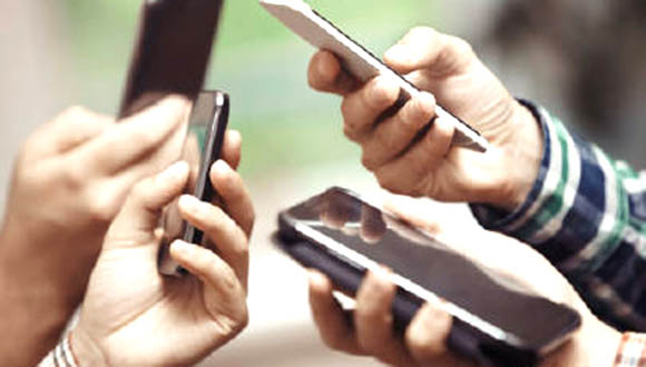 报告显示：到2018年底我国网民数量达到8.3亿人