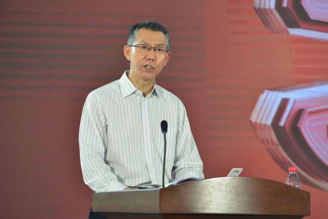 0DAFF9BD-D647-480A-86A2-6C9B07336CF3