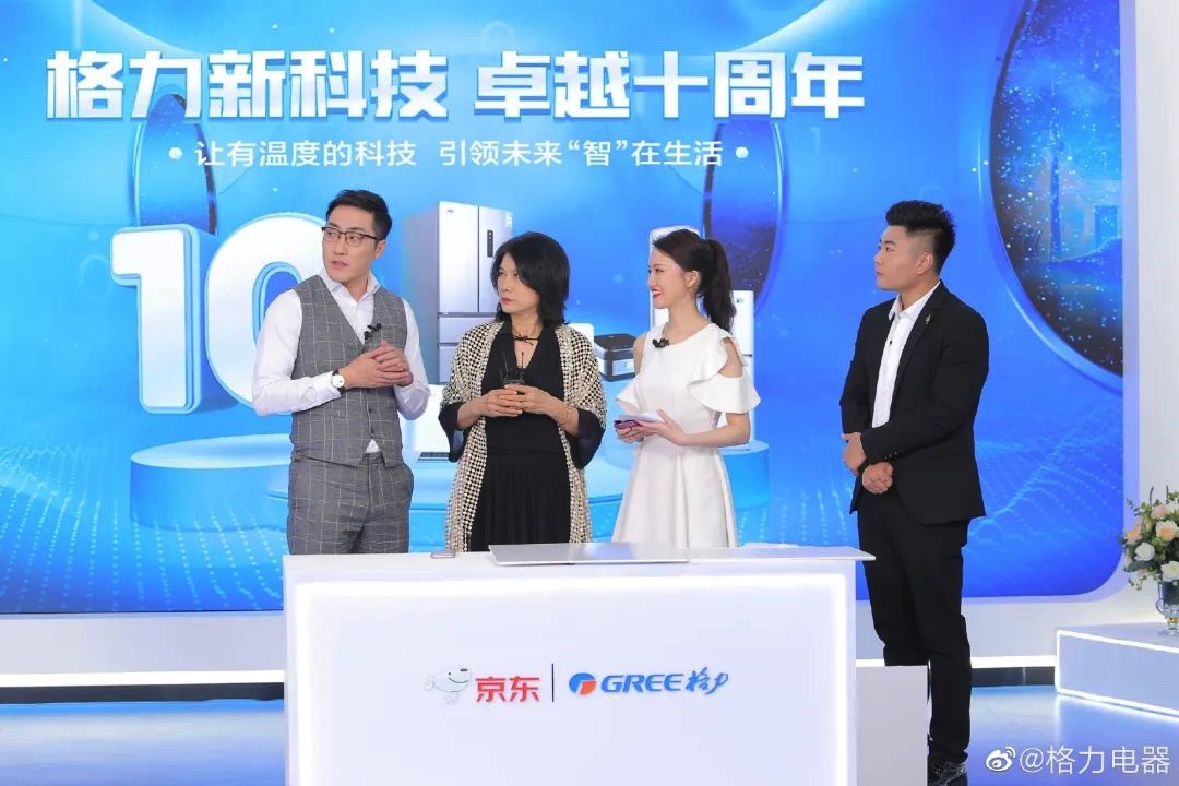 91524450-68BE-434A-9D58-4E16C8C62B77