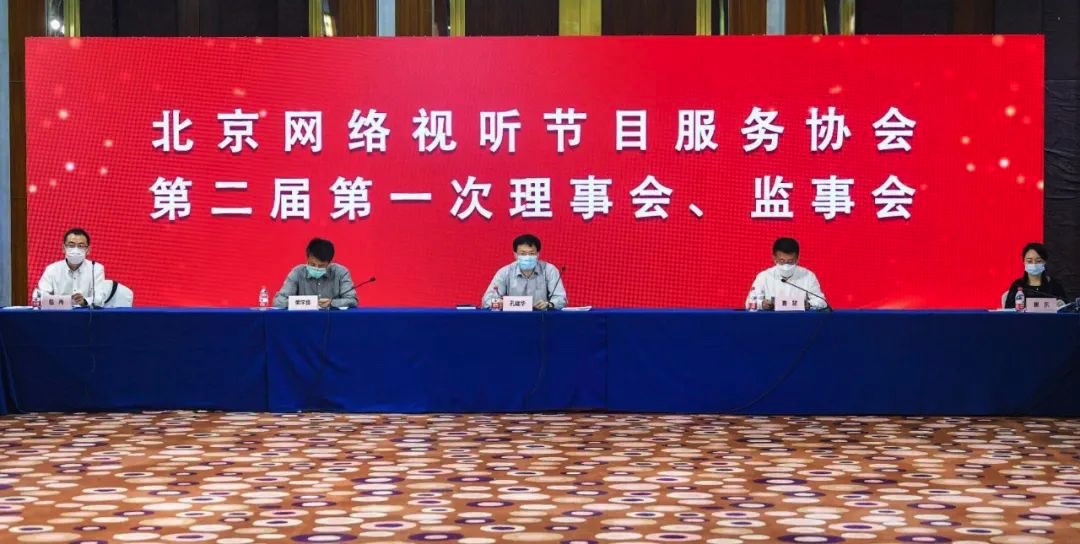 FE9EB2E1-4B1E-45BD-9859-D9E85AA0B885