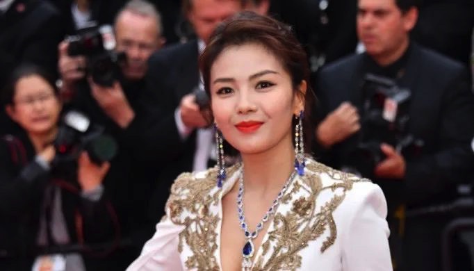 A1840F87-F56A-4437-8B95-312A34573152