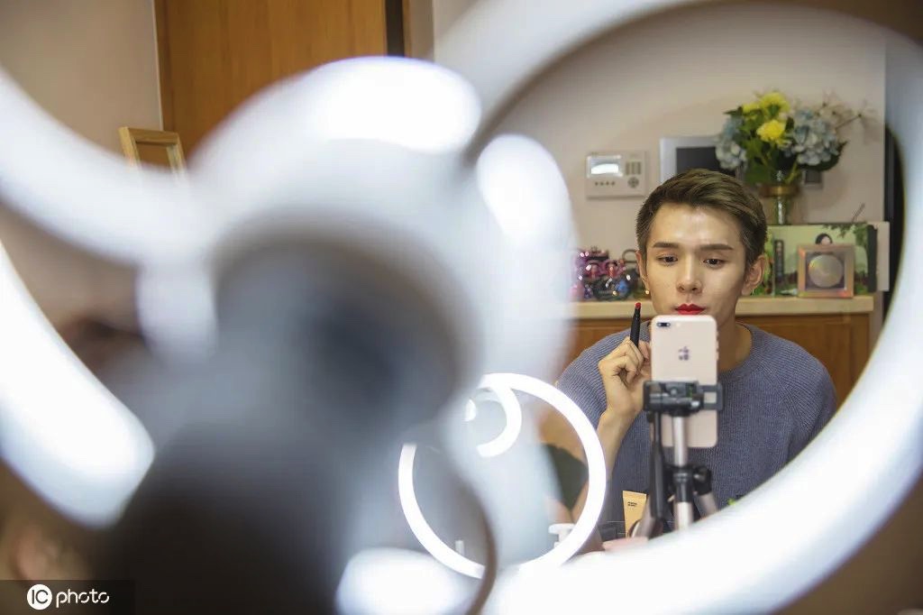 2B2ED4C9-E1E5-44DB-821A-8884E7B8974F