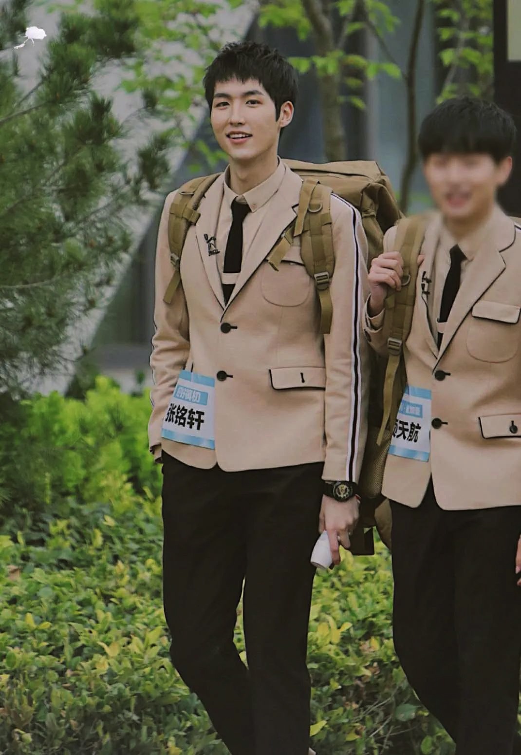 667B7E5C-AC3D-4227-AEFB-6F1295087990