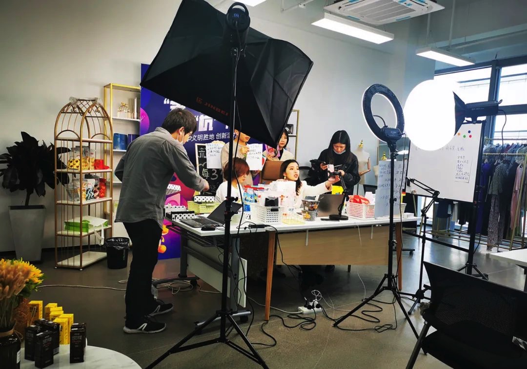 57341FBF-72E6-4D59-824B-ADB59A3A0D68