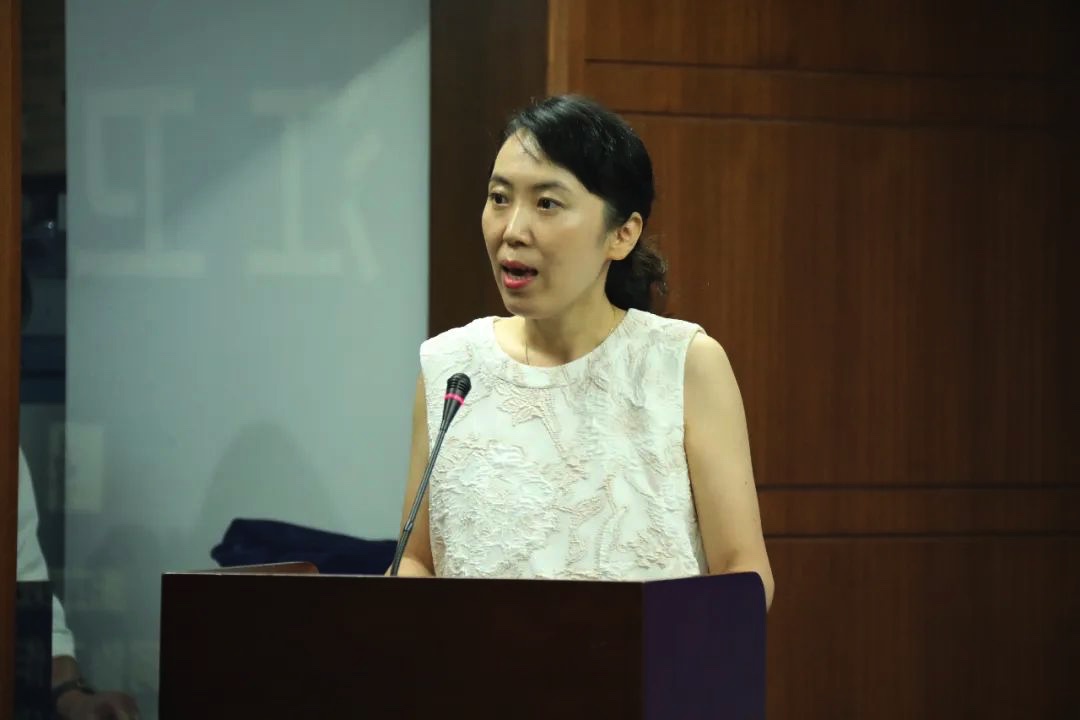 3800C021-2D89-4B36-AB22-B90641DCD89F