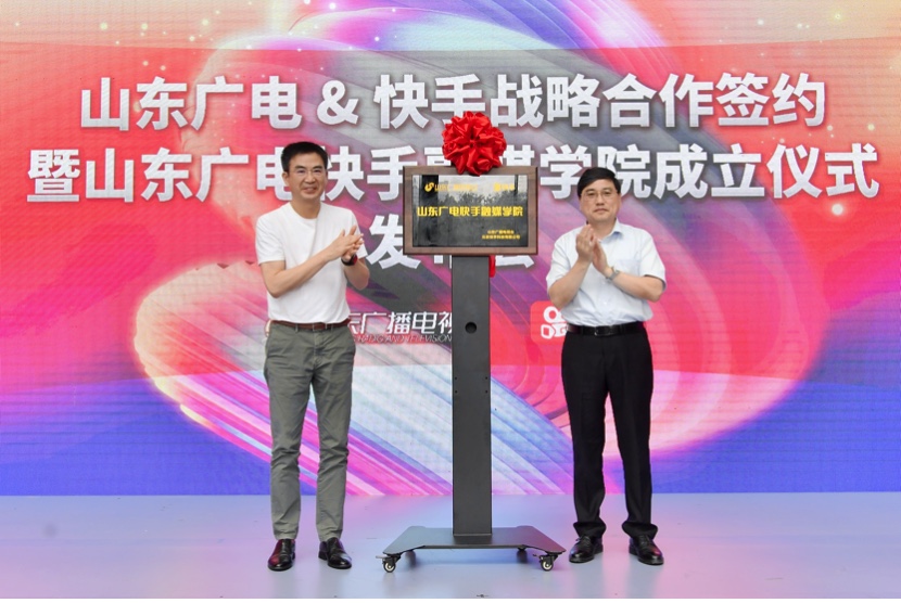 DBB31C34-1CD1-40C9-8632-5169EA3C861B