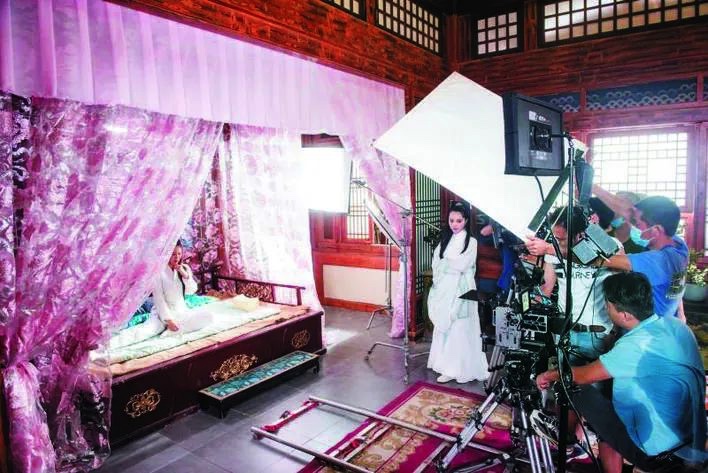 3720B140-66BF-4EF5-A9ED-083A8D8AF0C9