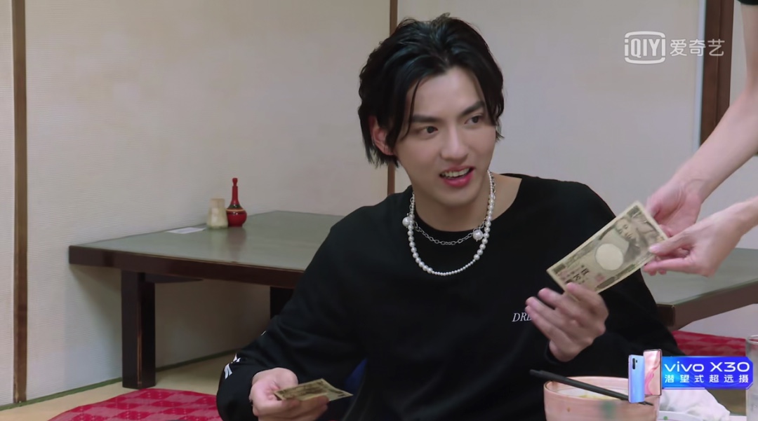 FFEB65FC-C6D6-4948-8C9F-B9DF77A1B444