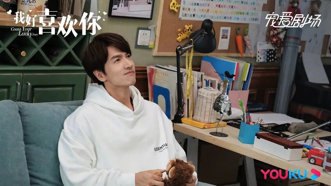 49F676C6-9BC3-4E2A-9383-9E4E2F9A227C