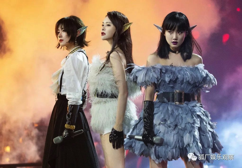 D51522B9-F559-4085-BBAC-4EDB868EB315