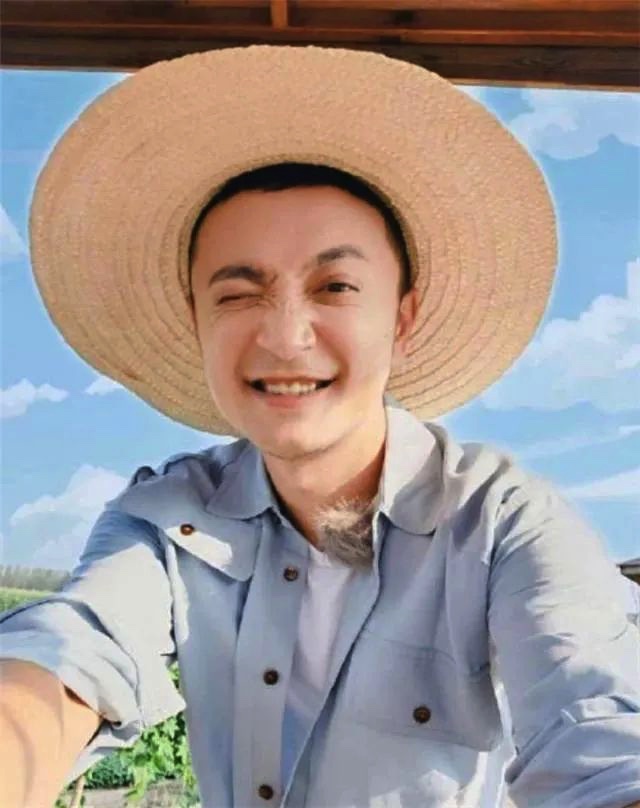 760CB148-3807-414A-A809-460CEC7C28B3