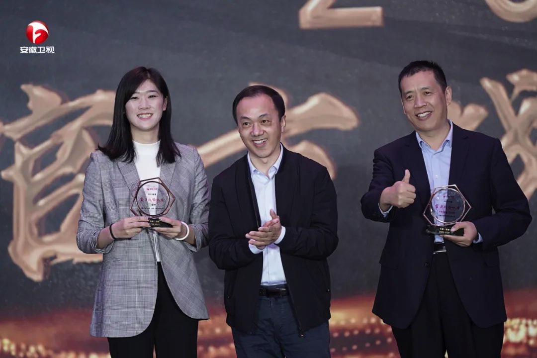 D533BA57-2D94-4EAB-BFE9-94EBACC11CAF