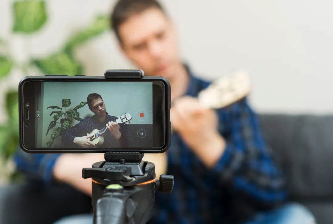 85F54CBA-2D50-426D-A04F-74EF11745961