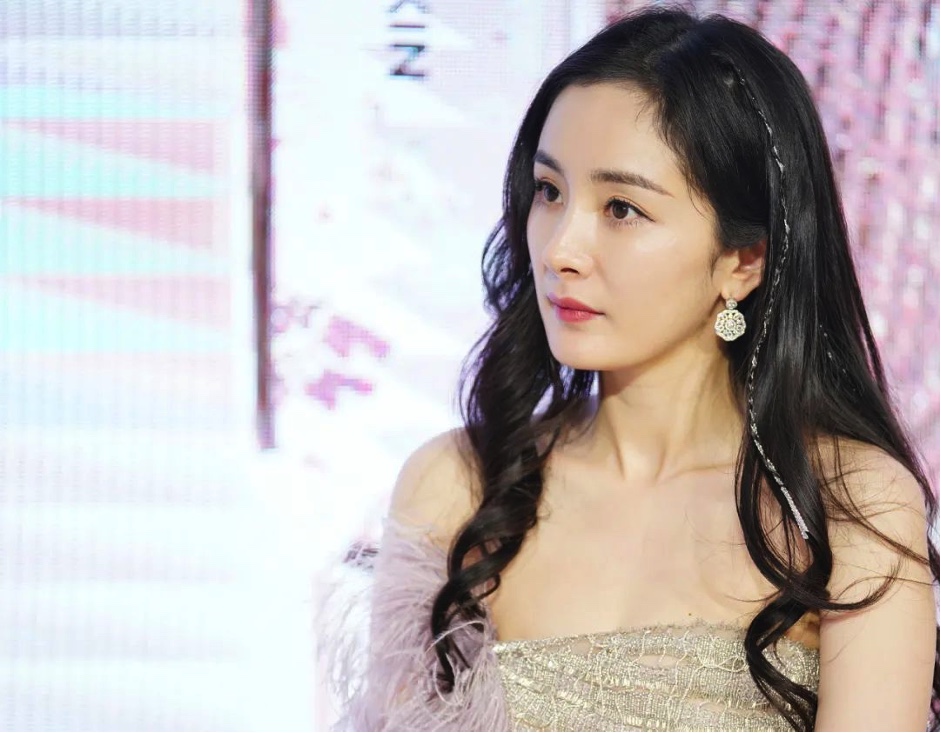 E26253D7-34D4-48A0-8E33-5C1266959175