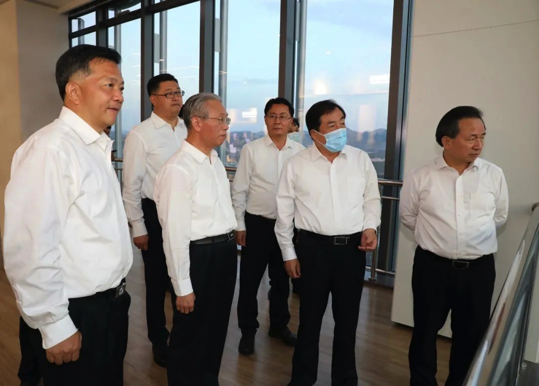 FF4A9C3D-7386-4C91-8F35-0541D1BBC724