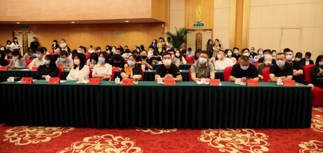 75AA8356-9810-453F-8BF1-03245B54AEBE