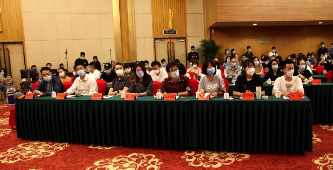 9B77EA96-3903-45C4-8130-01B40EBAF13A