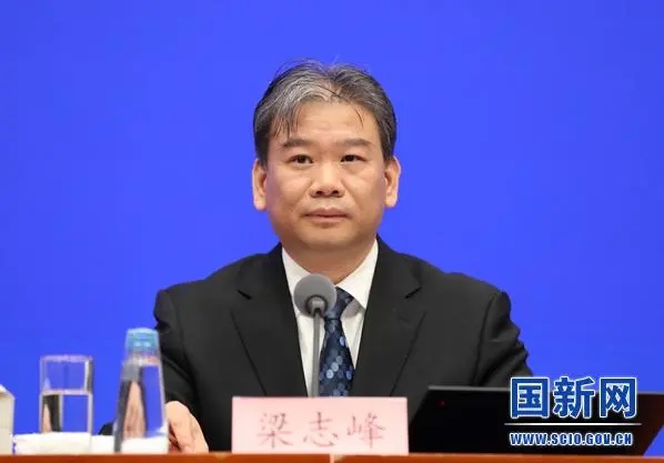 5C10FDF9-B100-4A9D-B07E-3F447604236E