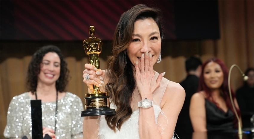 香港文旅局长：杨紫琼获奥斯卡“最佳女主角”，实至名归